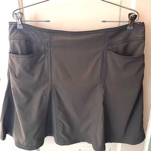 EUC Title Nine Grey sport skirt, size 14